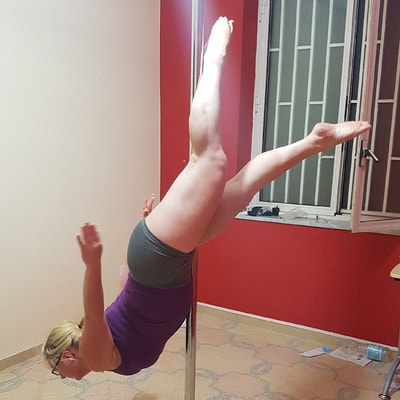 pole dancing thigh hold beginner